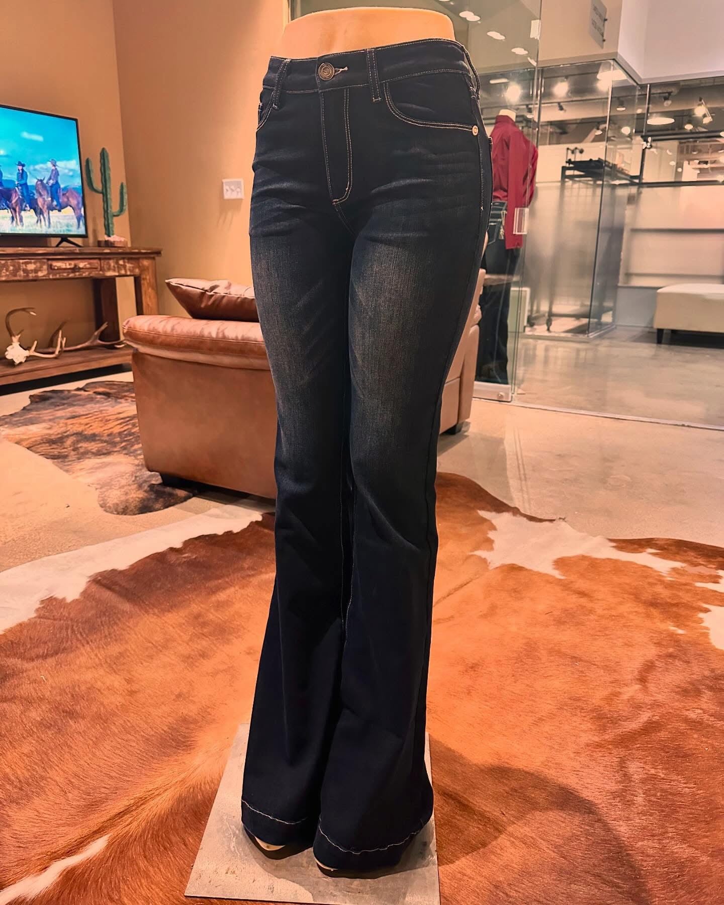 CC Carissa Classic Dark Wash Jean